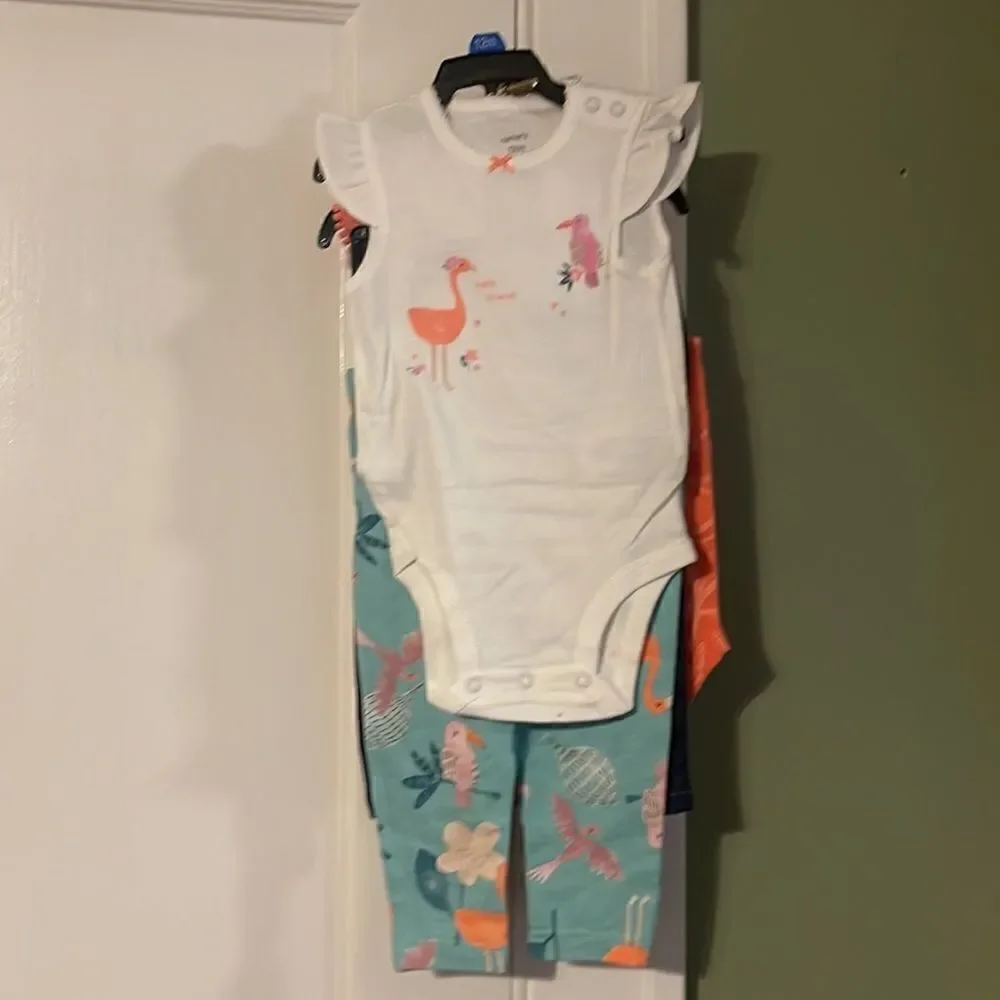 Carters 4 piece set 12M set - Picture 2 of 7